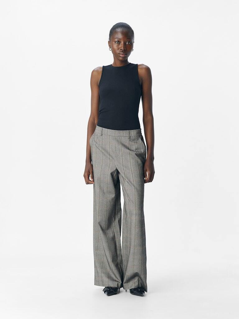 OBJECT BROEK LISA WIDE BLACK/HUMUS + TANNIN