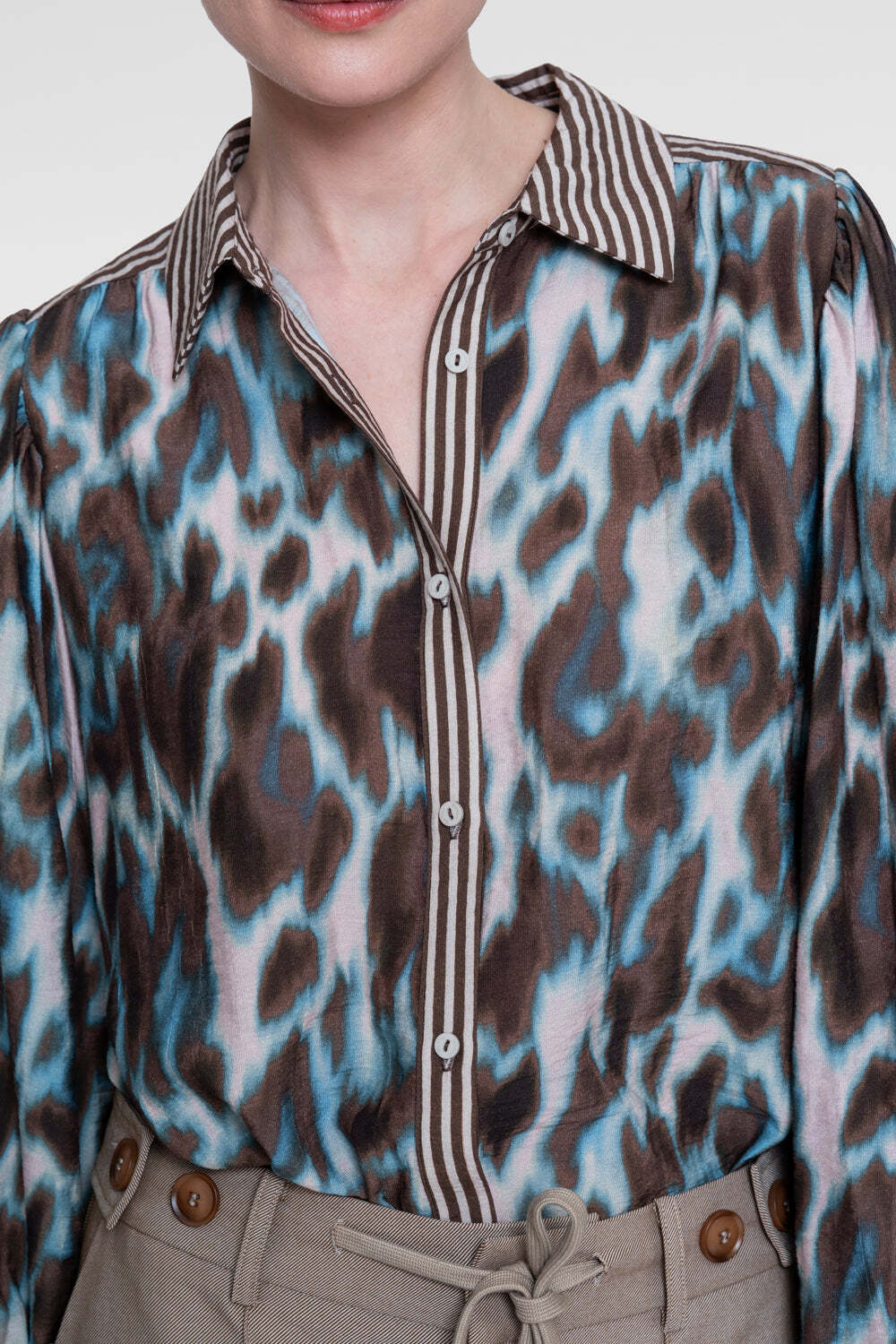 GEISHA BLOUSE MET ANIMALDESSIN NAVY/BROWN