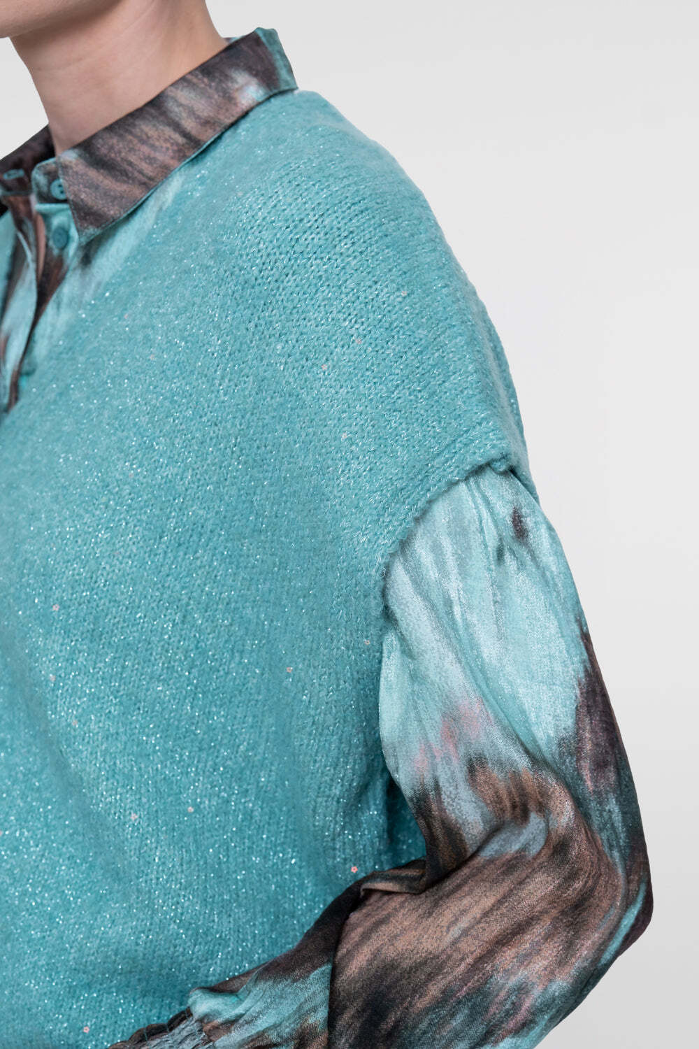 GEISHA SPENCER MET SIERLIJKE KNOPEN AQUA