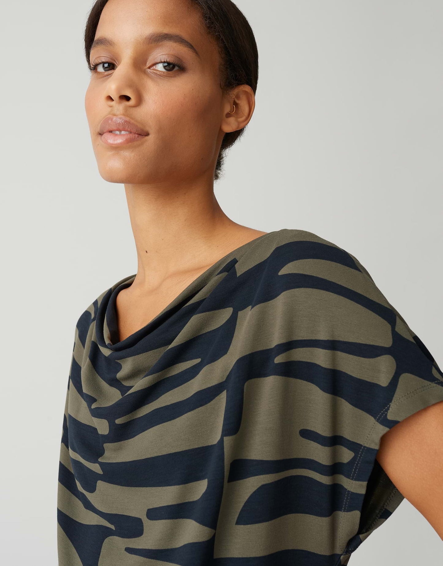 OPUS TOP SAPAYA OLIVE LEAF
