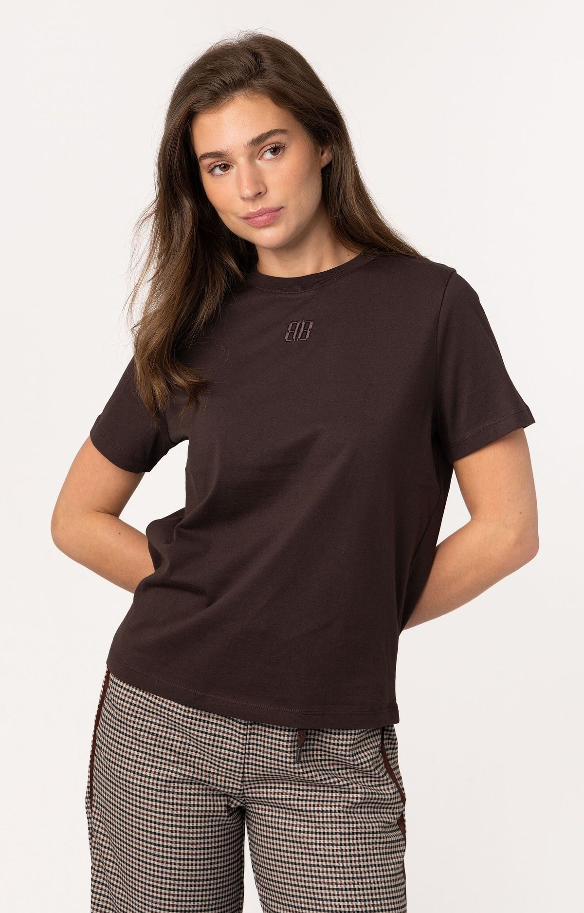 ANNA BLUE T-SHIRT SLIM DARK BROWN SOLID