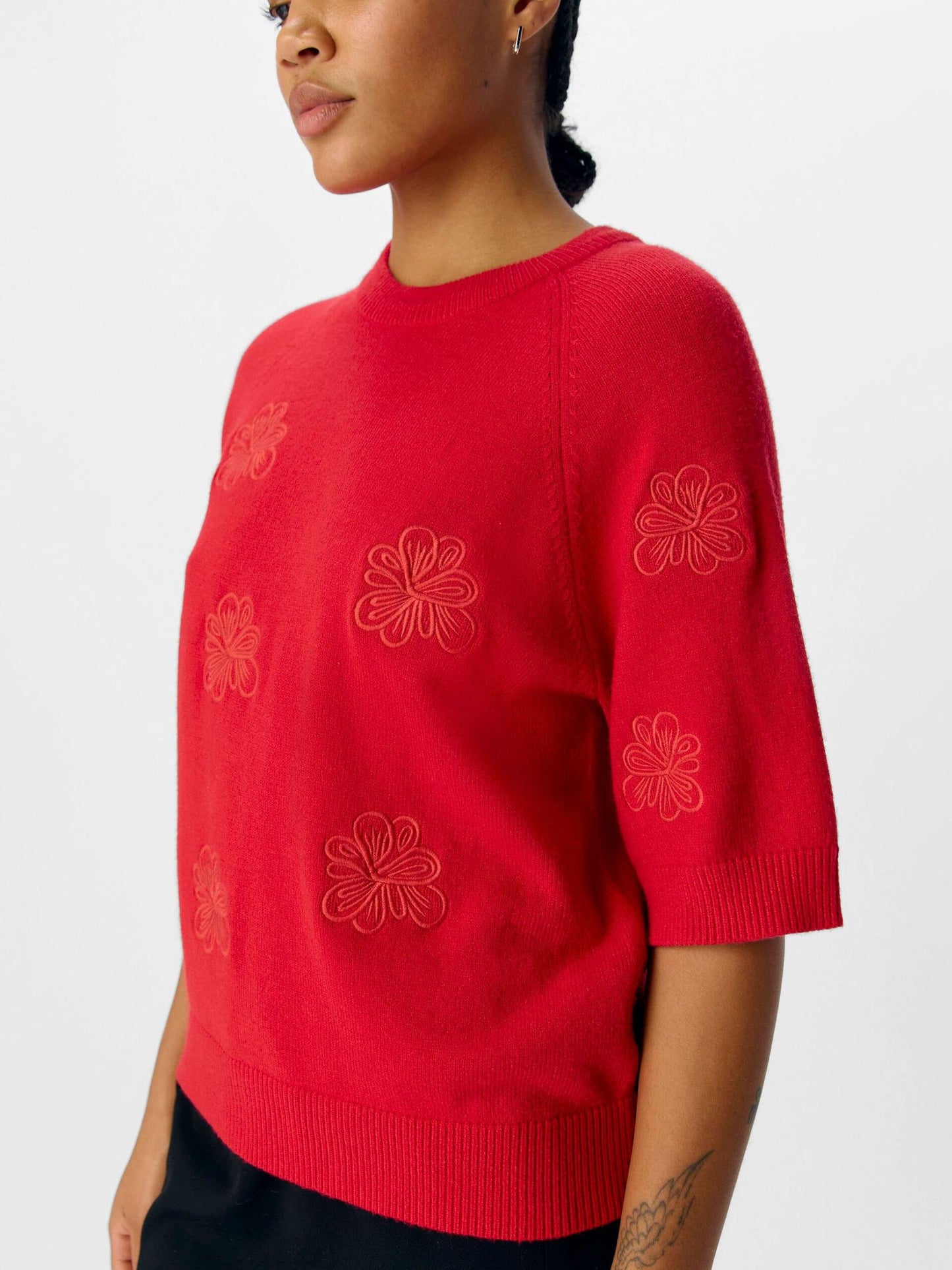 OBJECT TOP LANEY BARBADOS CHERRY/EMB DETAILED FLOWER