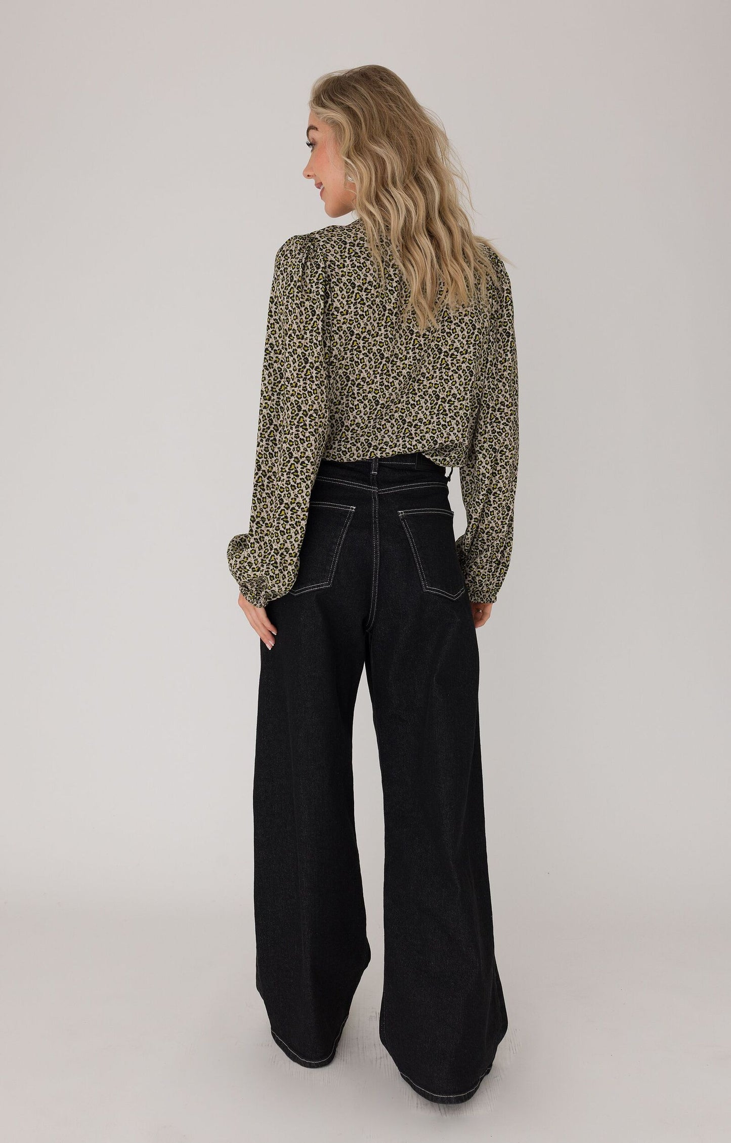 ANNA BLOUSE PANTERPRINT OLIVE DESSIN