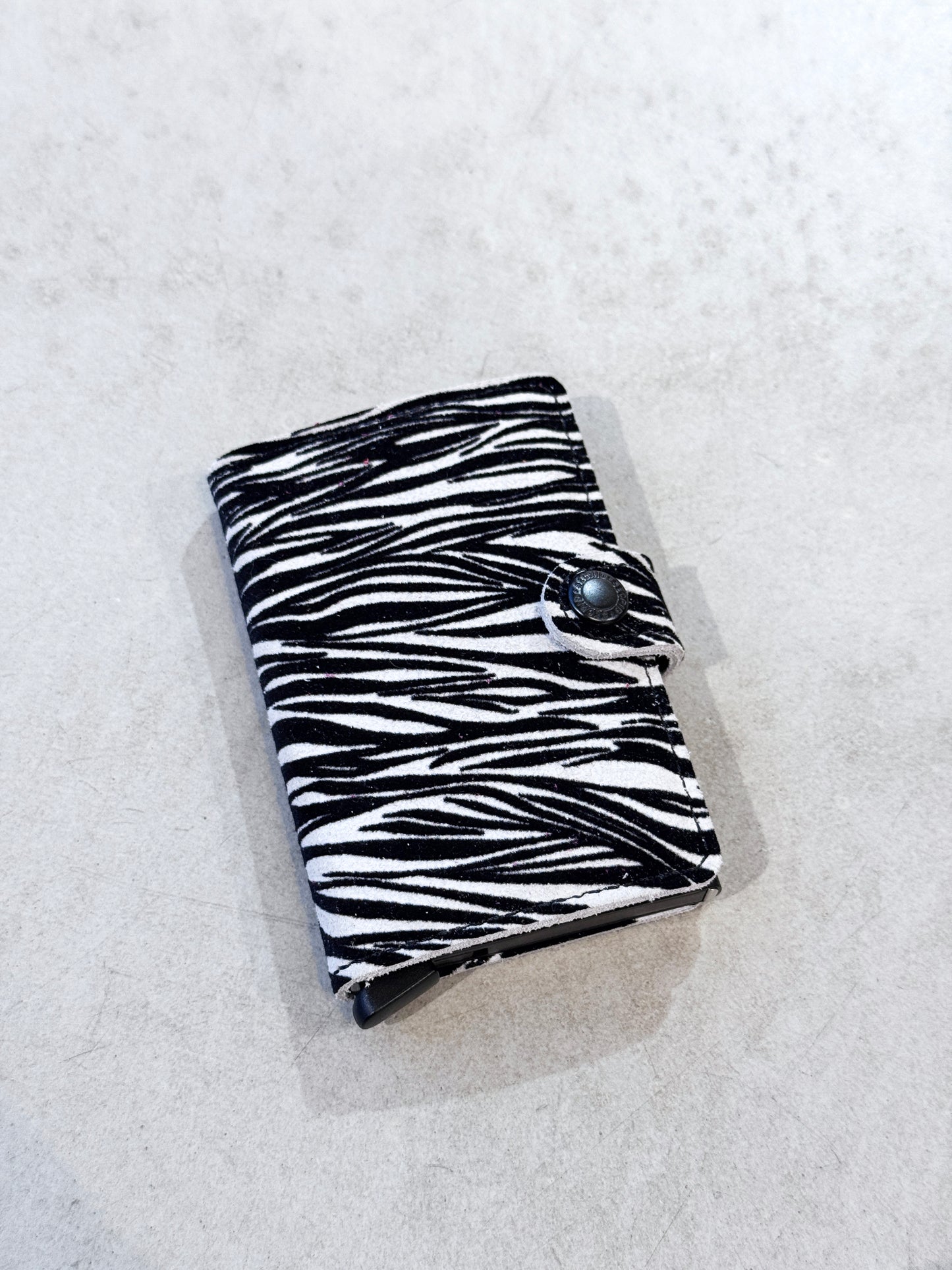 SECRID MINIWALLET ZEBRA LIGHT GREY