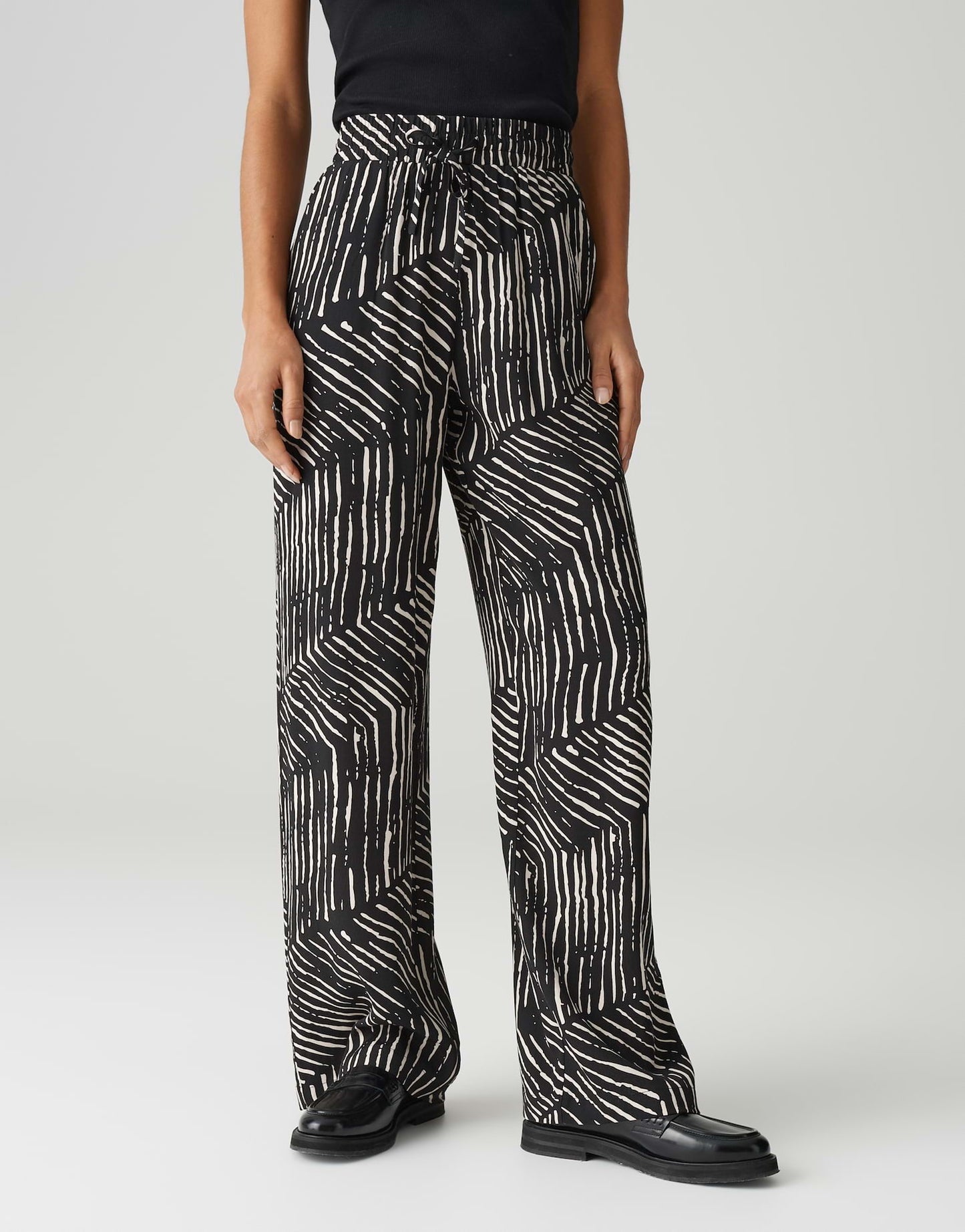 OPUS BROEK MAROU PALM LEAVES BLACK