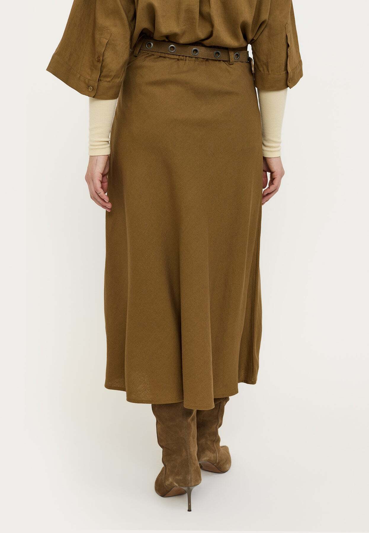 SOFT REBELS ROK YINDI SEPIA