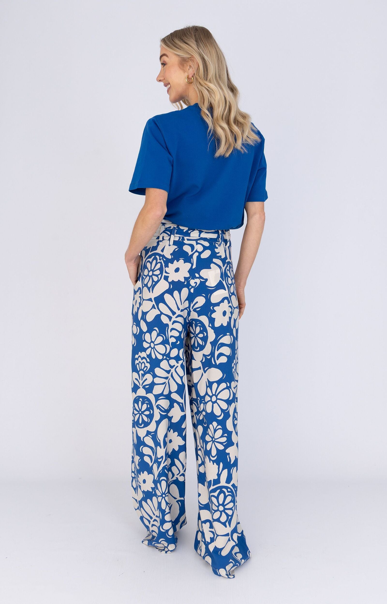 ANNA BROEK MET BLOEMENPRINT INDIAN BLUE DESSIN