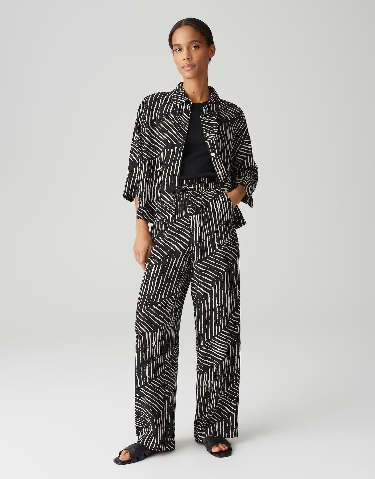 OPUS BROEK MAROU PALM LEAVES BLACK