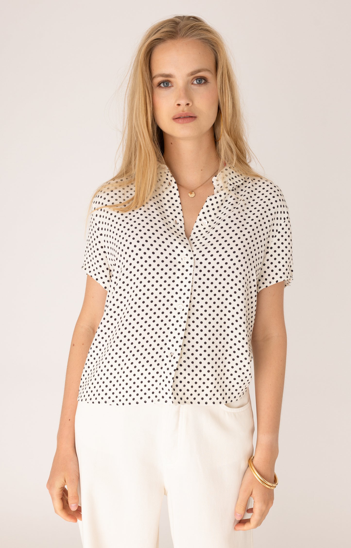 ANNA BLUE BLOUSE DOT ECRU/ZWART