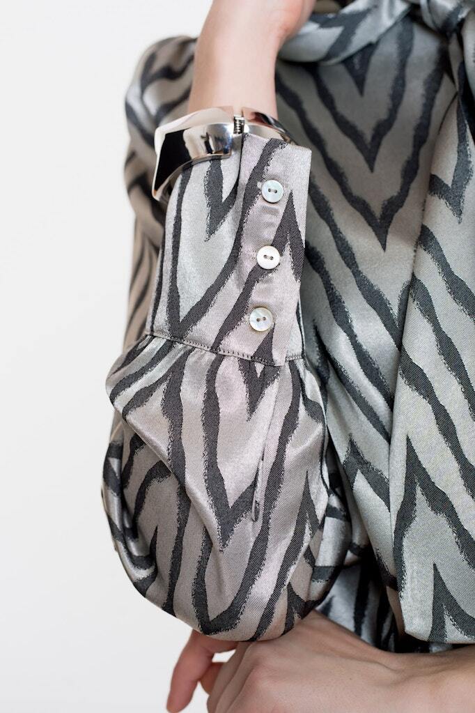 GEISHA BLOUSE ZIGZAG SILVER GREY