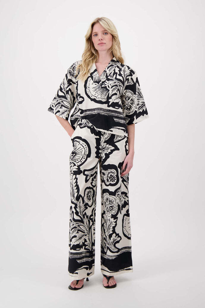 ZUSSS TOP V-HALS WOVEN BORDERPRINT