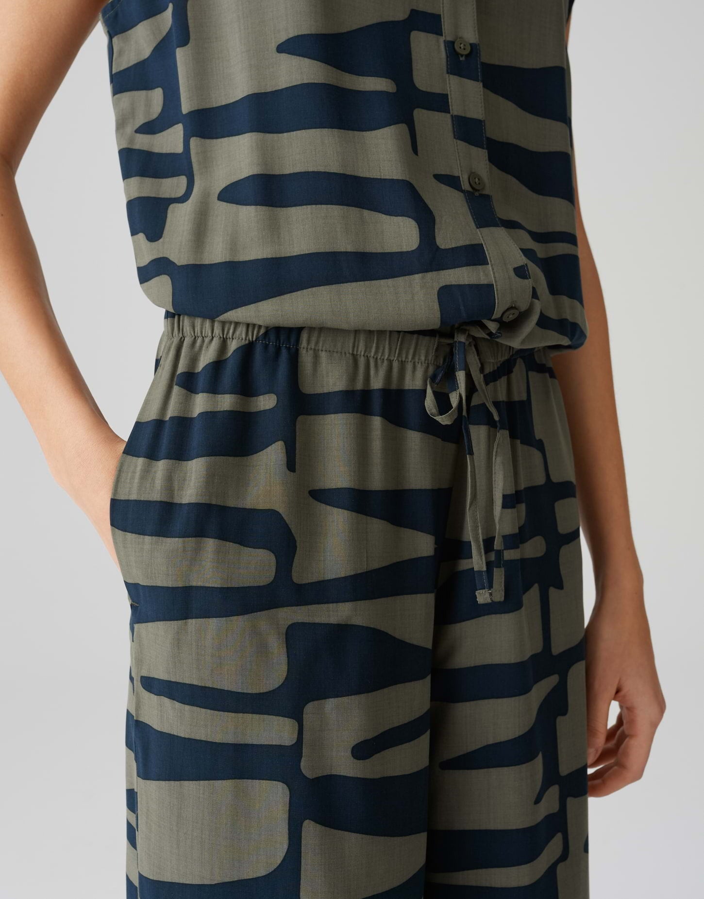 OPUS JUMPSUIT MONNY OLIVE LEAF