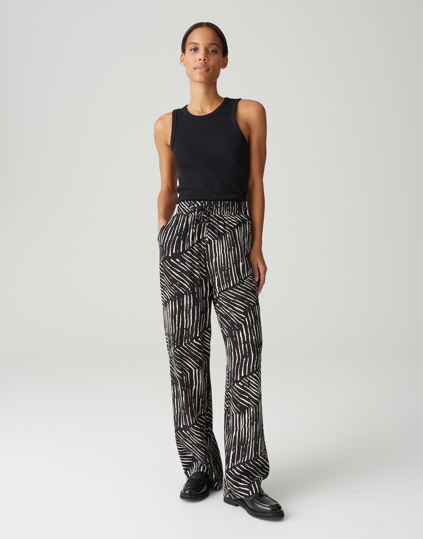 OPUS BROEK MAROU PALM LEAVES BLACK