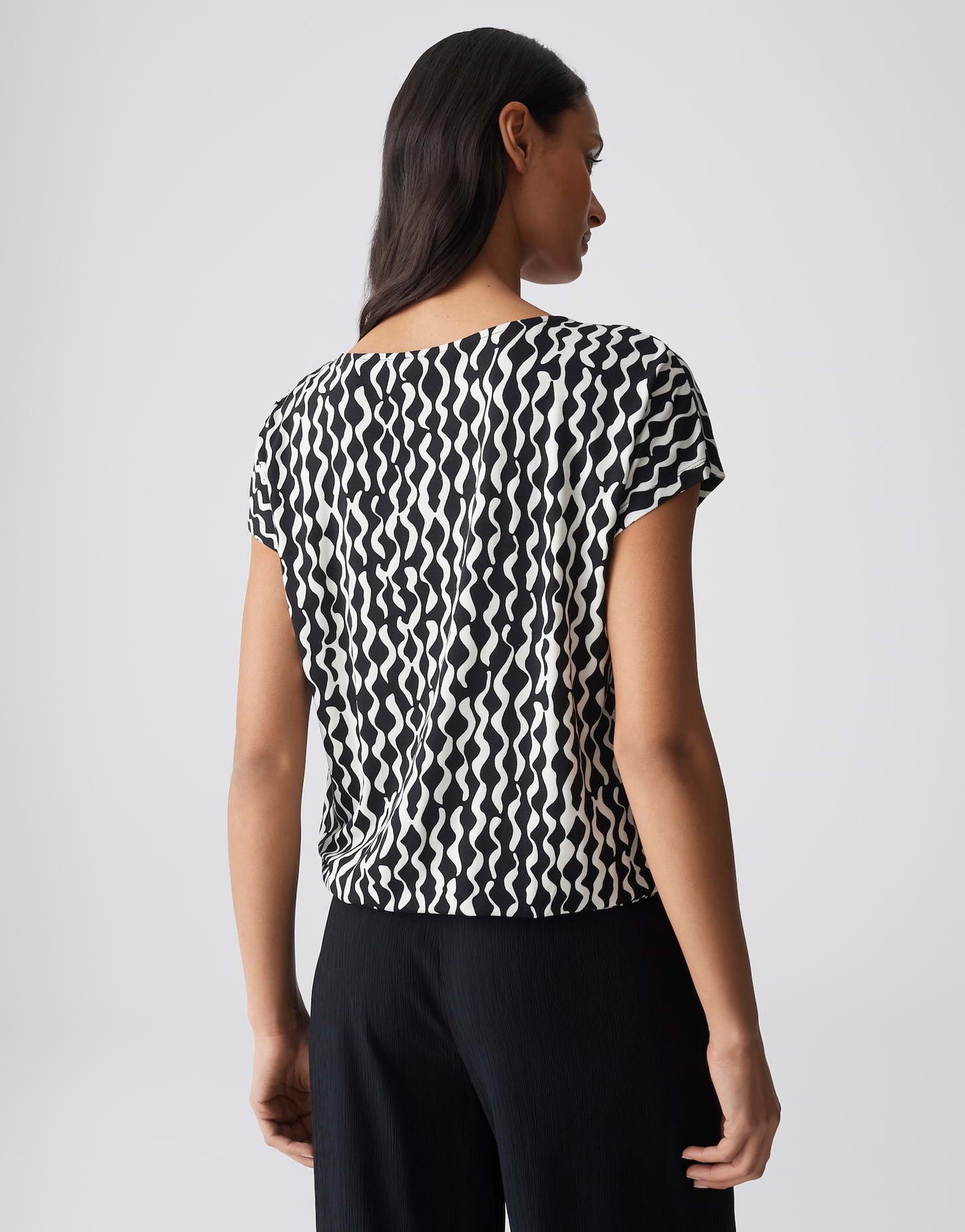 OPUS TOP SAPAYA MOTION BLACK