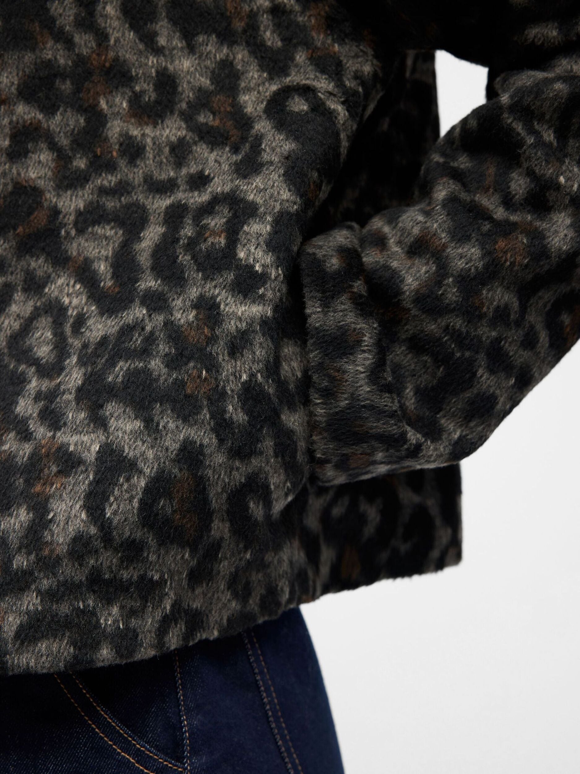 OBJECT JACKET LEO MOREL