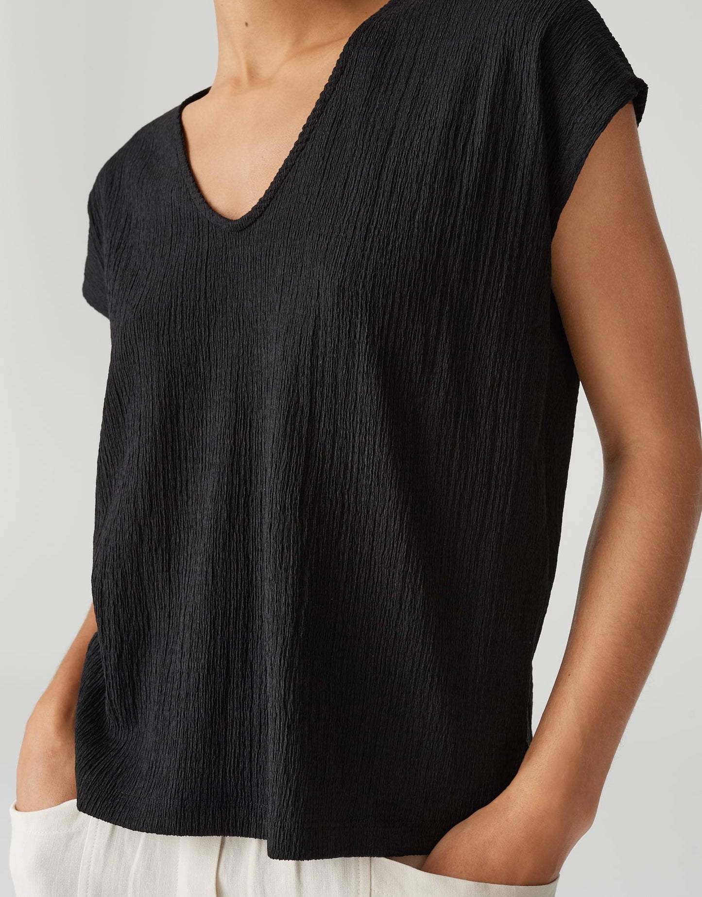 OPUS TOP SIRUKUS STRUCTURE BLACK