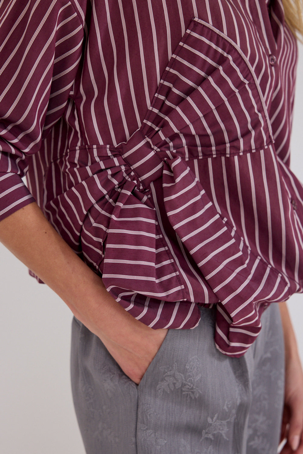 TRAMONTANA BLOUSE BOW POMEGRANATE