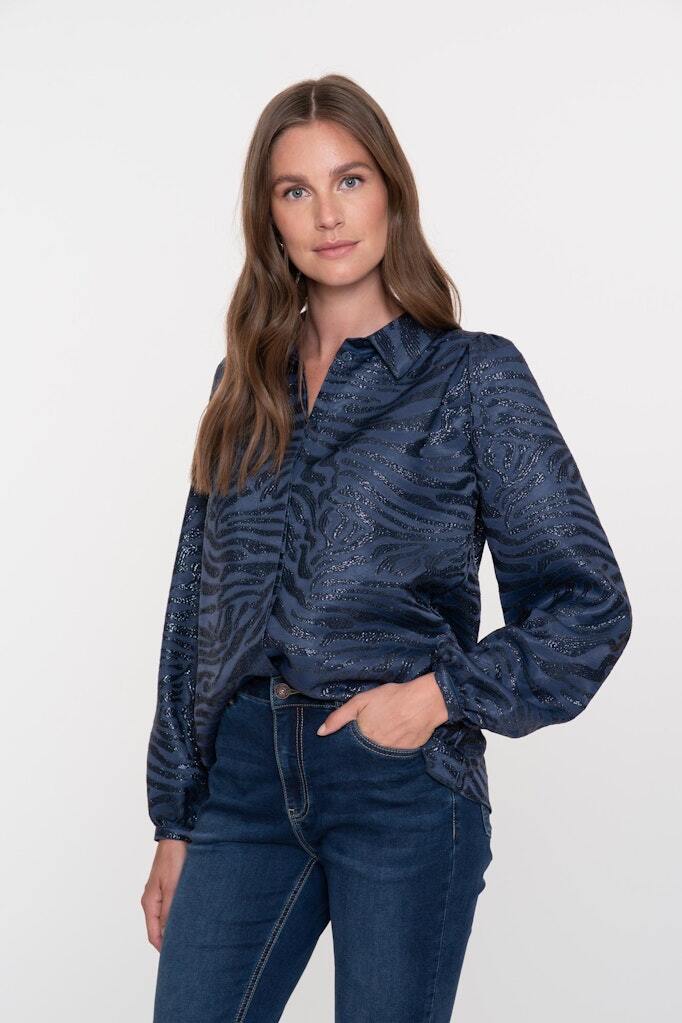 GEISHA BLOUSE GLANZENDE ZEEBRA PRINT BLAUW