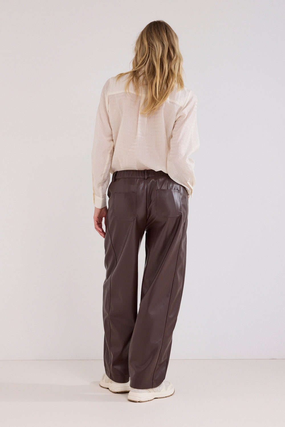 TRAMONTANA BROEK PU BARREL FIT CHOCOLATE