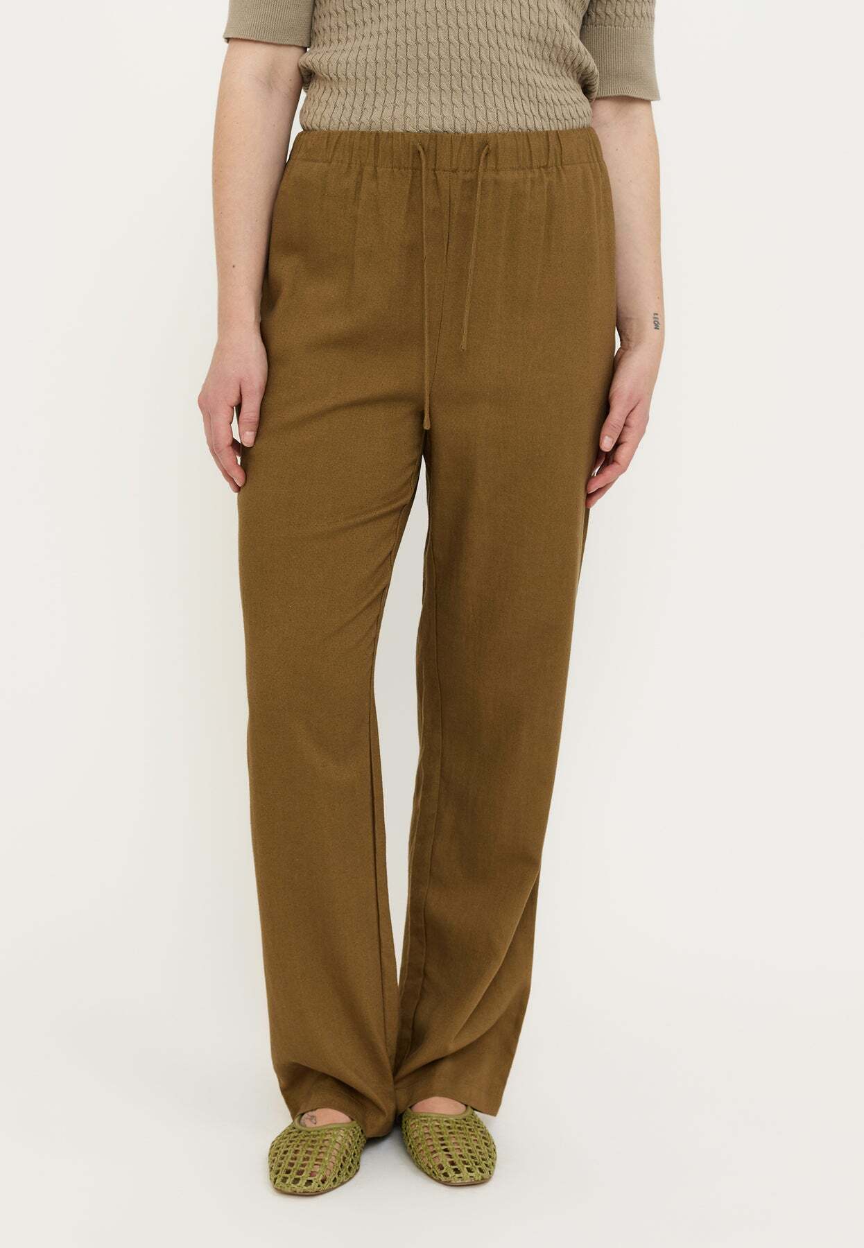 SOFT REBELS BROEK YINDI SEPIA
