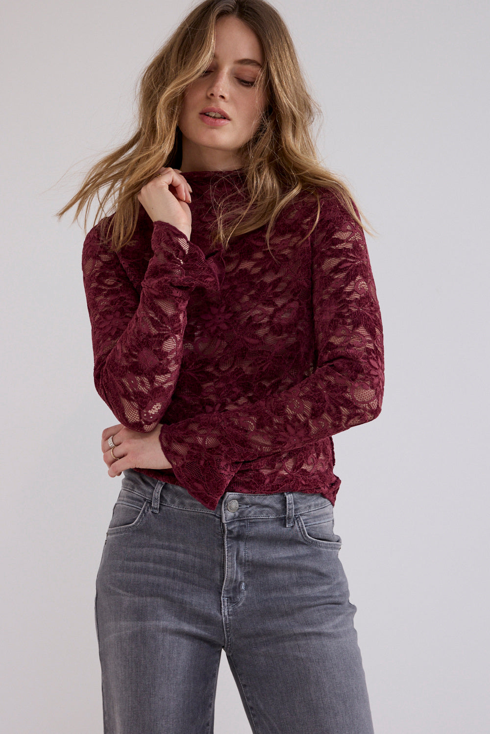 TRAMONTANA TOP VELVET STRETCH LACE POMEGRANATE