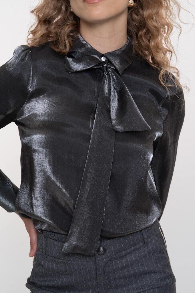 GEISHA BLOUSE GLANZEND SATIJN DARK SILVER