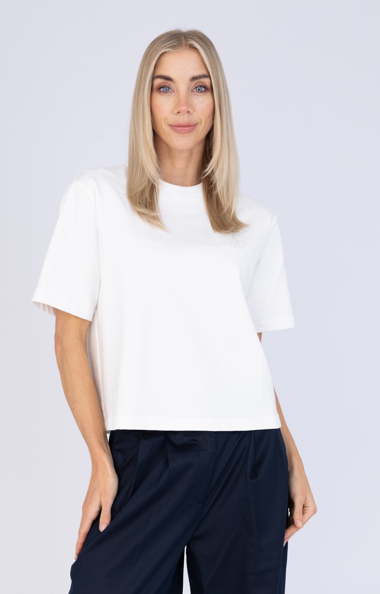 ANNA T-SHIRT BOXY OFF-WHITE SOLID