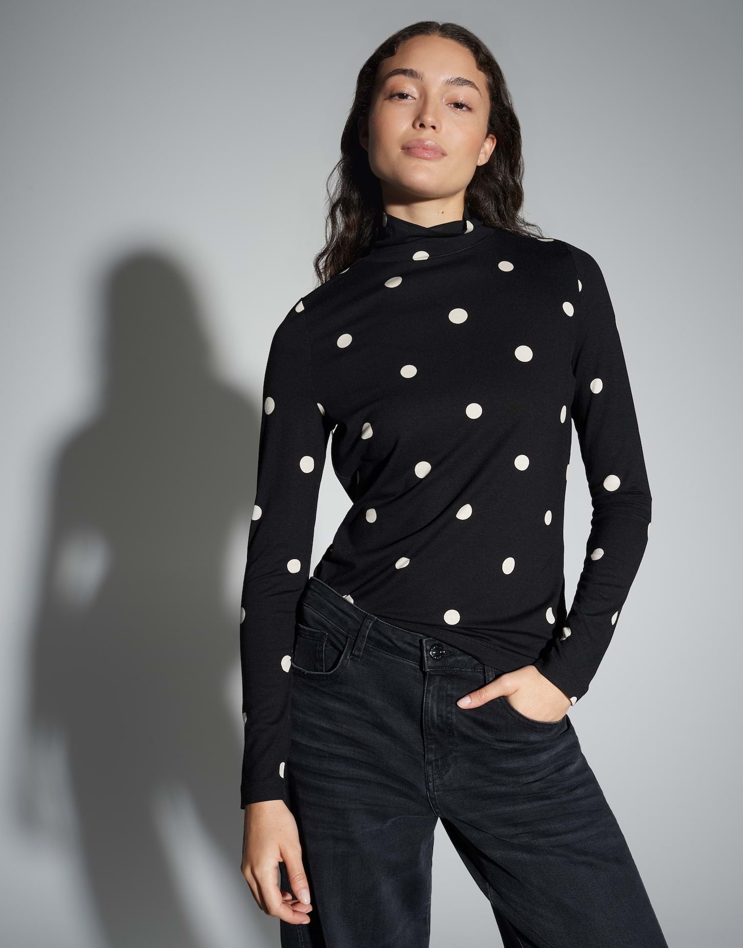 OPUS TOP SIPUNKTO BLACK