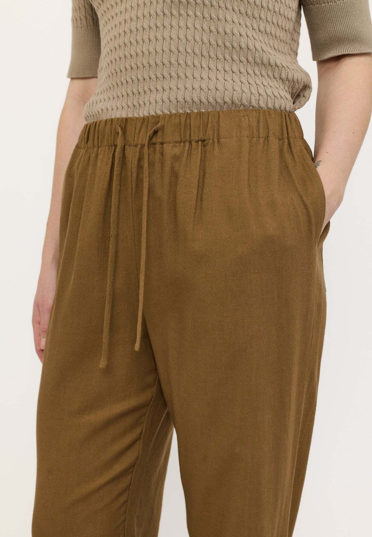 SOFT REBELS BROEK YINDI SEPIA