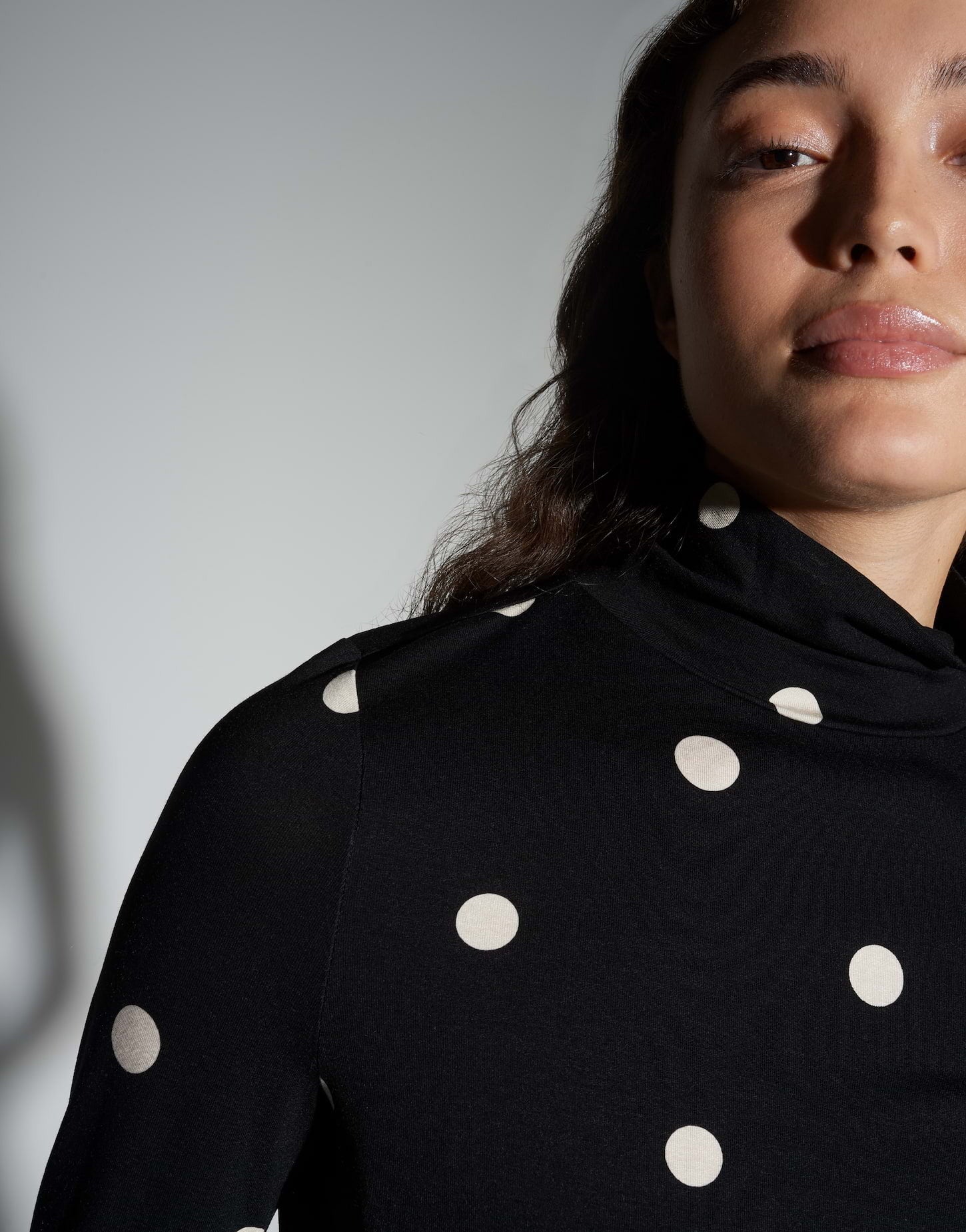 OPUS TOP SIPUNKTO BLACK