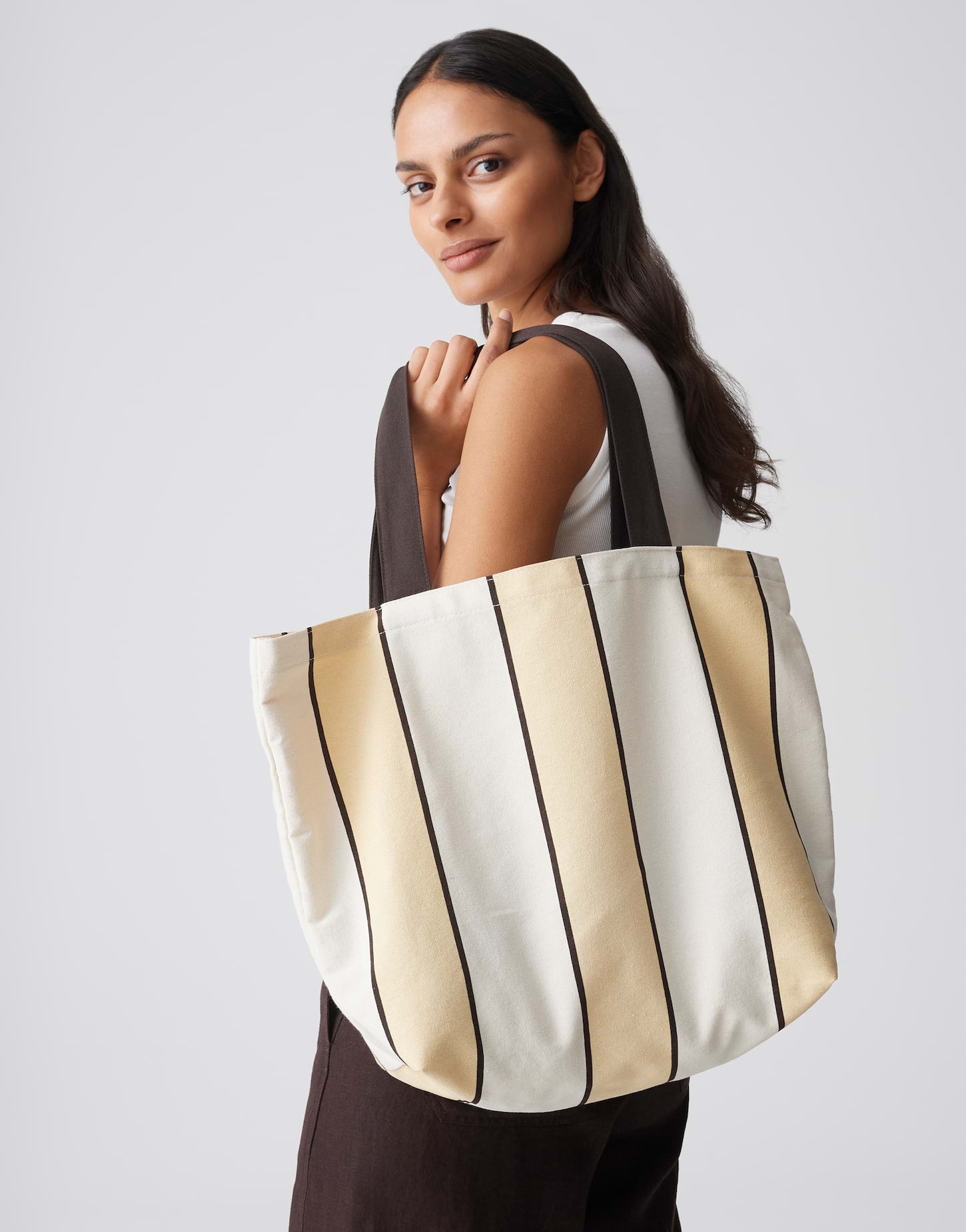 OPUS SHOPPER ANNECA RESORT HONEY BUTTER